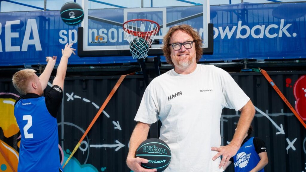 Luc Longley Header Image